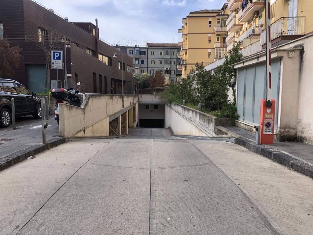 Box / garage a Salerno in Via Posidonia, 153 - Foto 4