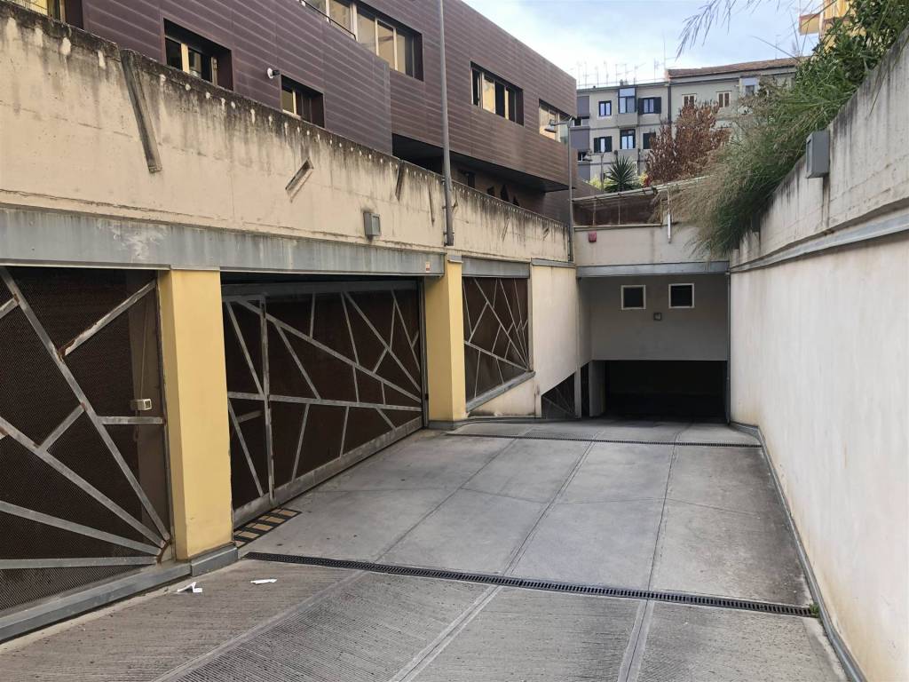 Box / garage a Salerno in Via Posidonia, 153 - Foto 5