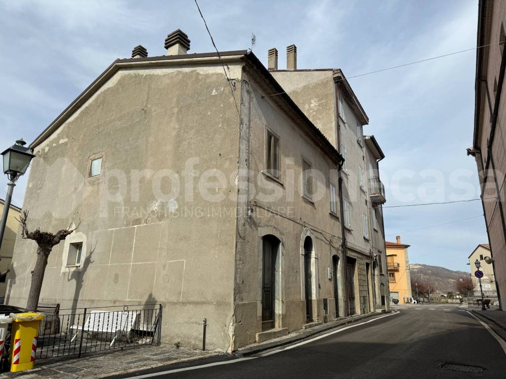 Casa indipendente a Sant'angelo del pesco in Corso Umberto I - Foto 2