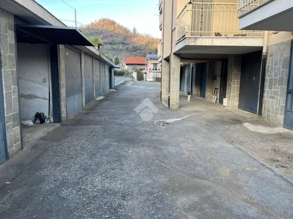 Box / garage a Revello in Via Santa Croce, 15 - Foto 2