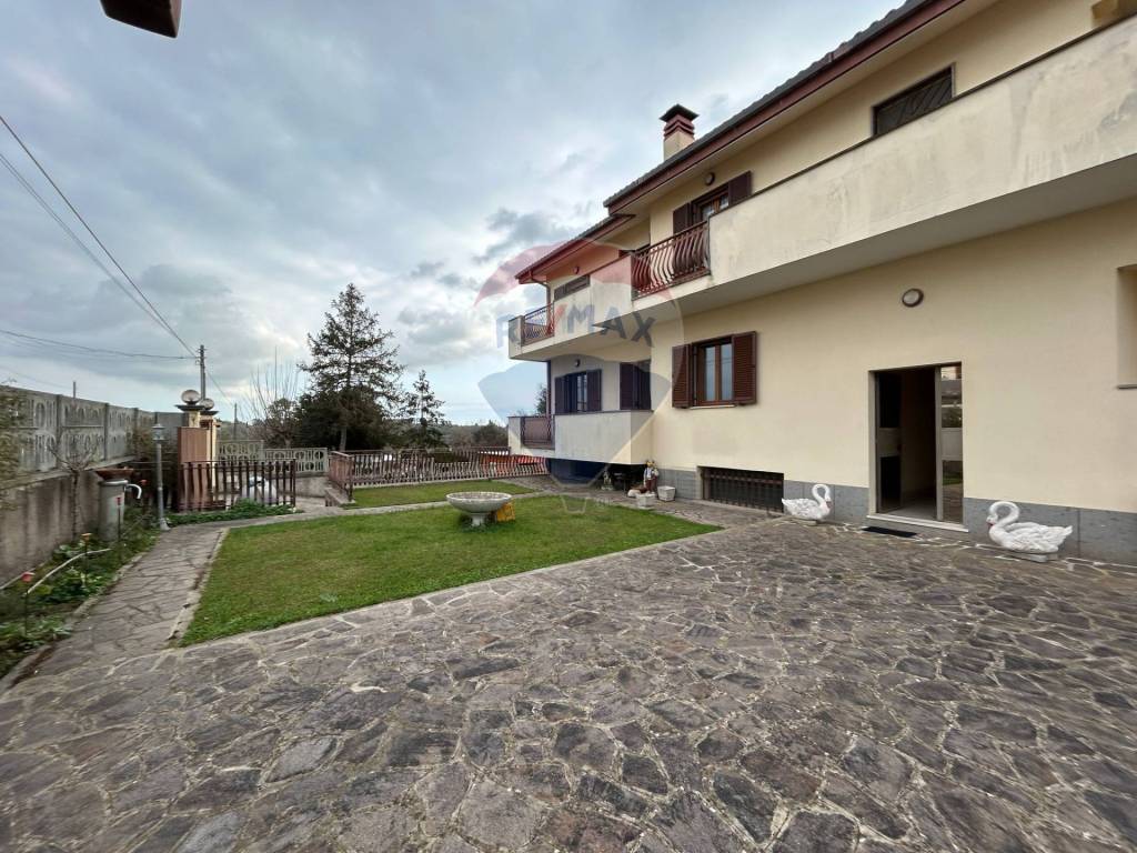 Casa indipendente a Aprilia in via monviso, 12 - Foto 3