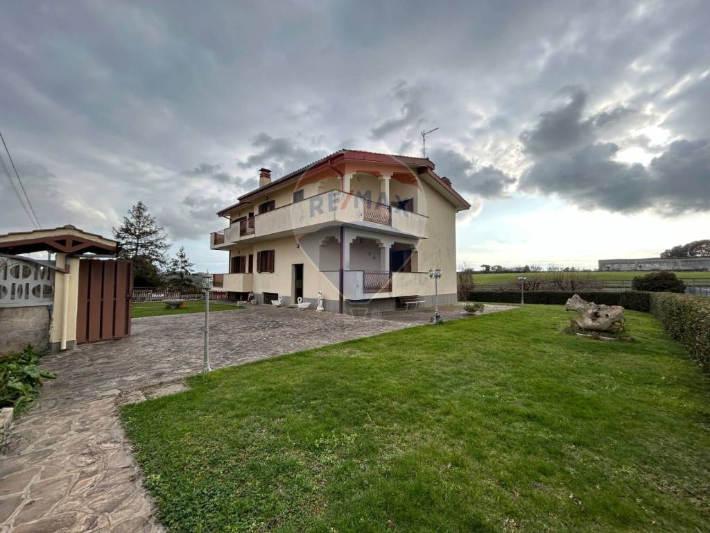 Casa indipendente a Aprilia in via monviso, 12 - Foto 5