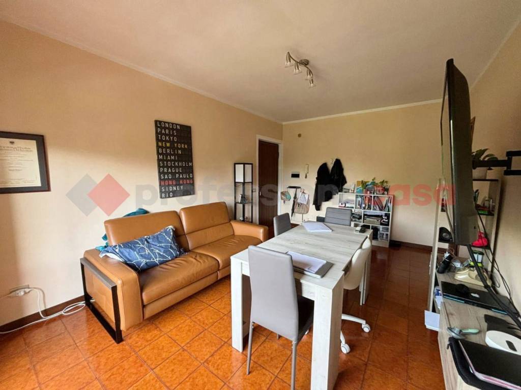 Appartamento a Roma in VIA PESCOSOLIDO, 46 - Foto 3