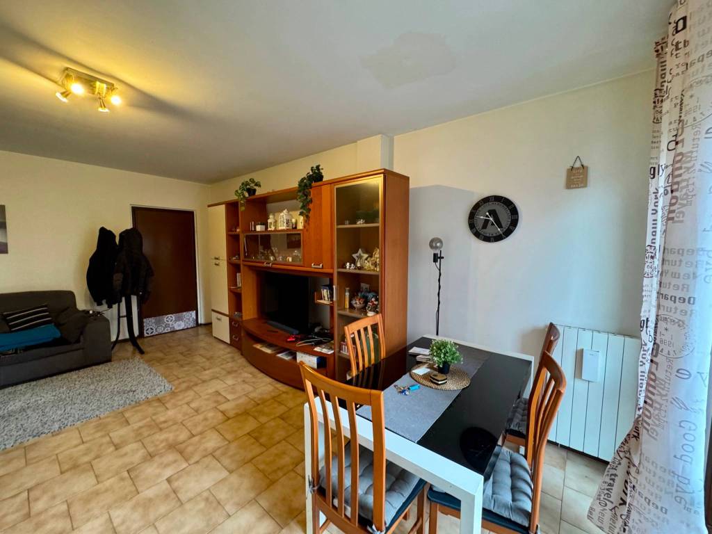 Appartamento a Caronno pertusella in Vicolo Guglielmo Oberdan, 180 - Foto 4