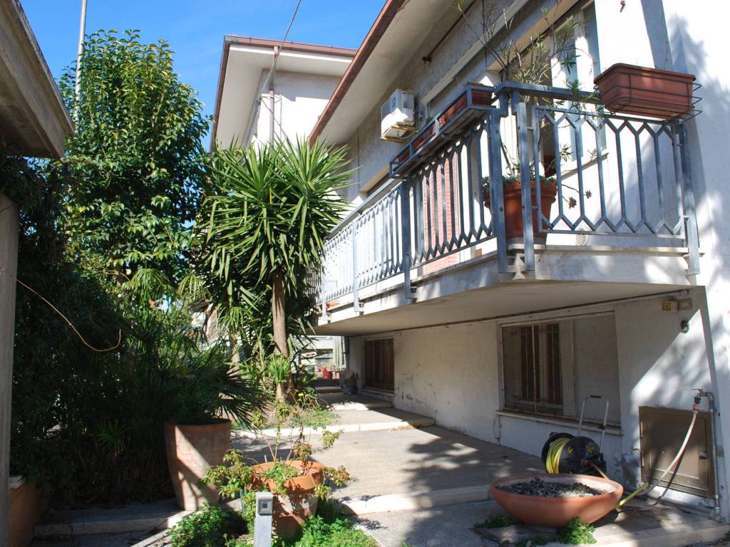 Villa a Civitanova marche in Via Francesco Petrarca, 24 - Foto 4