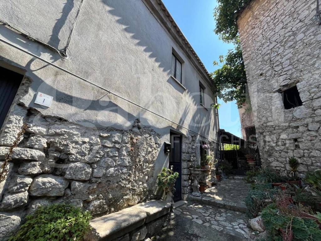 Casa indipendente a Baia e latina in Via Castello, snc - Foto 2