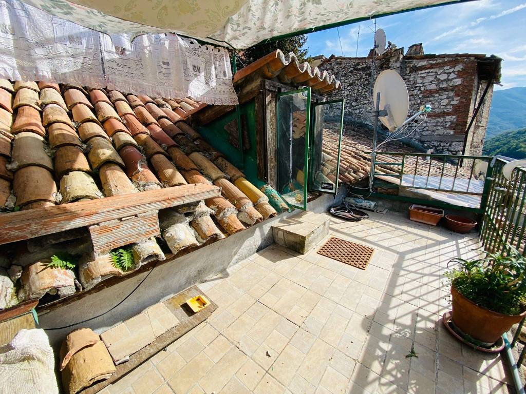 Appartamento a Poggio moiano in Via di Mezzo - Foto 4