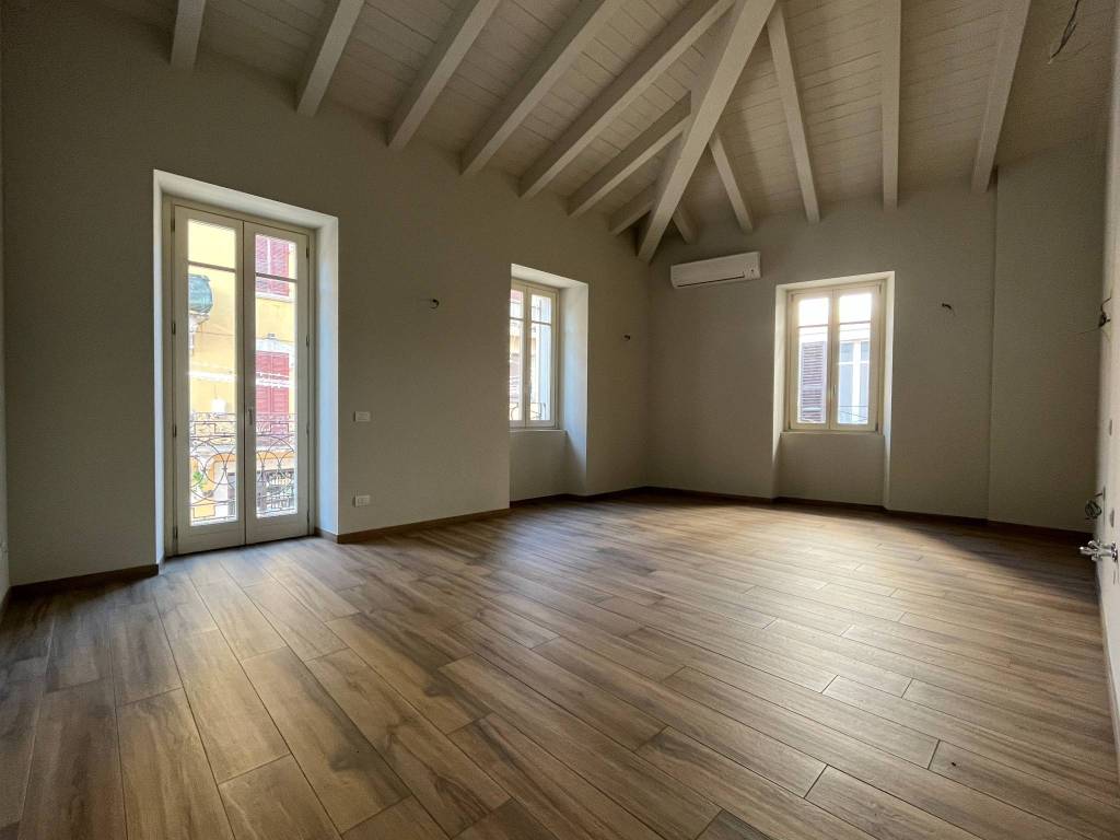 Appartamento a Borgomanero in Via Palazzina - Foto 2
