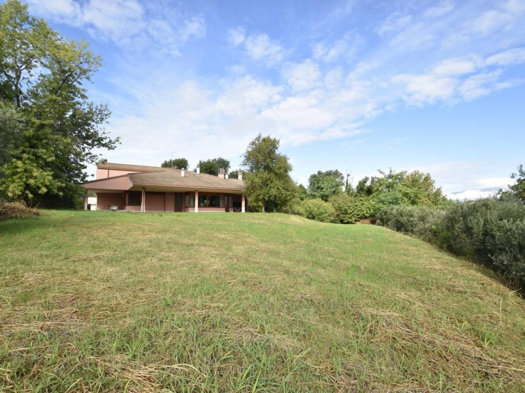 Villa a Bussolengo in via Aurora, 5 - Foto 2