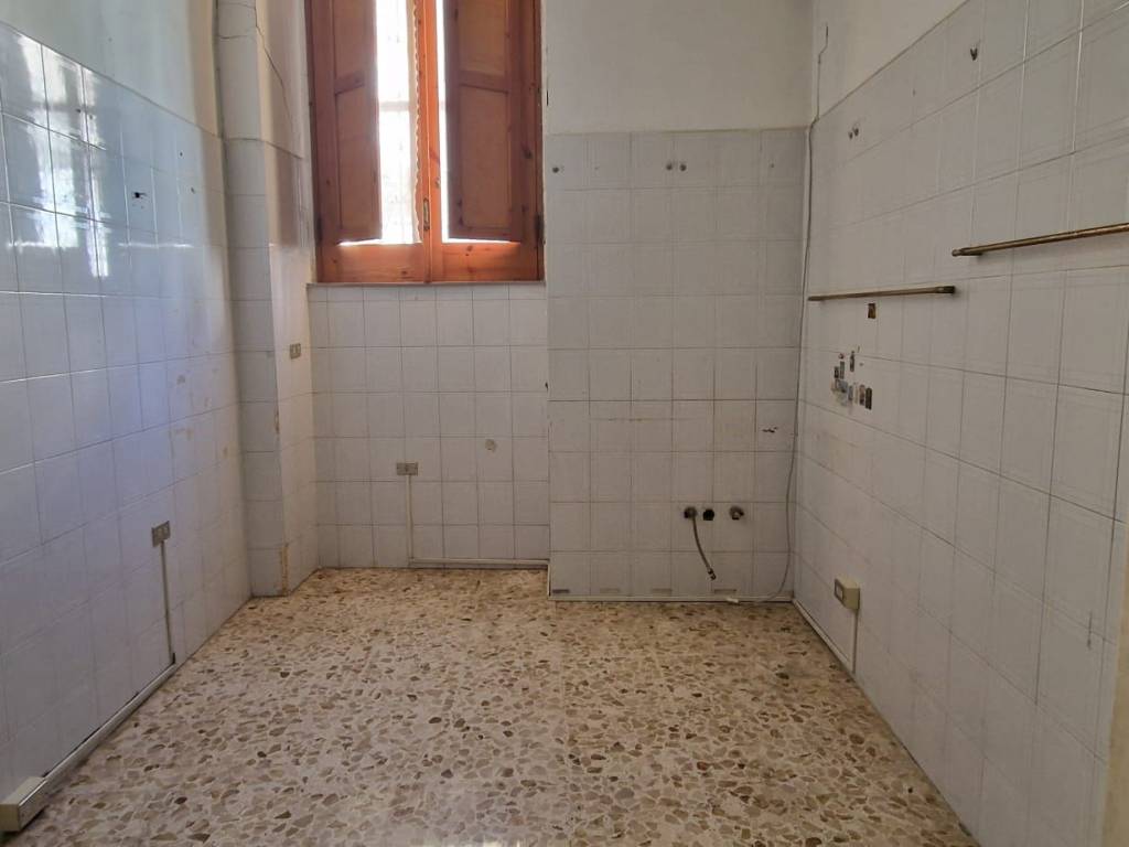 Appartamento a Barletta in Via Madonna degli Angeli - Foto 4