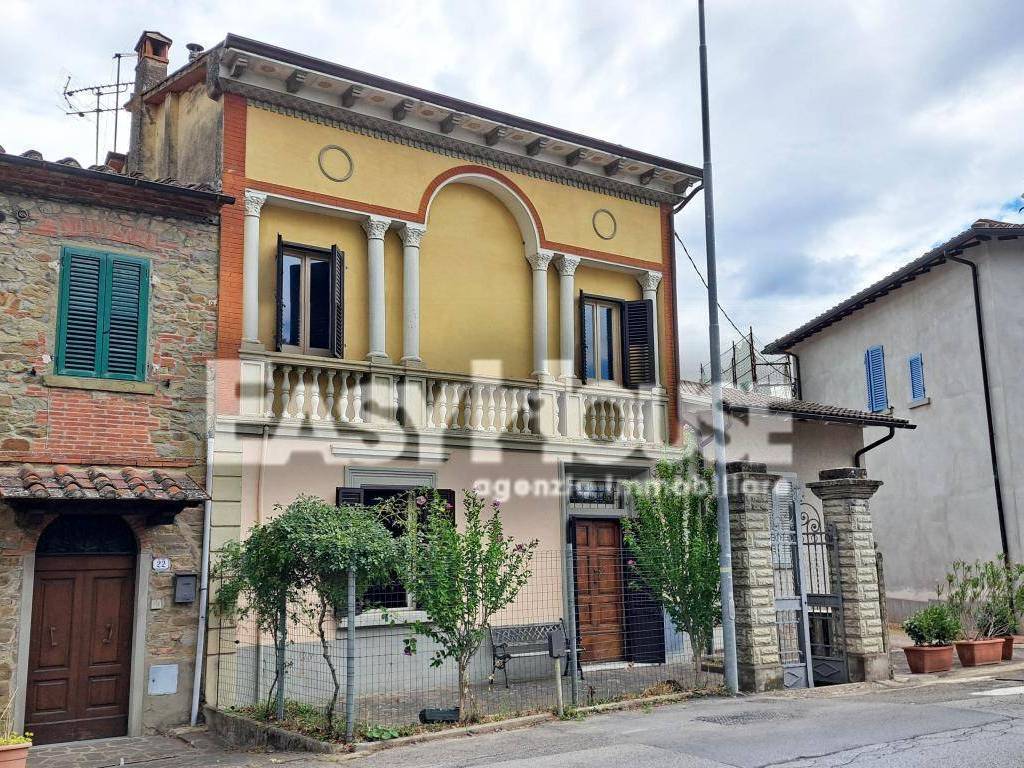 Casa indipendente a Loro ciuffenna in Via Duca degli Abruzzi-San Giustino, 16 - Foto 2