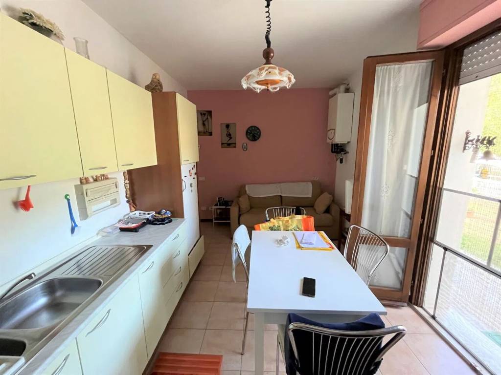 Appartamento a Fermignano in Area Residenziale Bivio Borzaga Fermignano - Foto 4