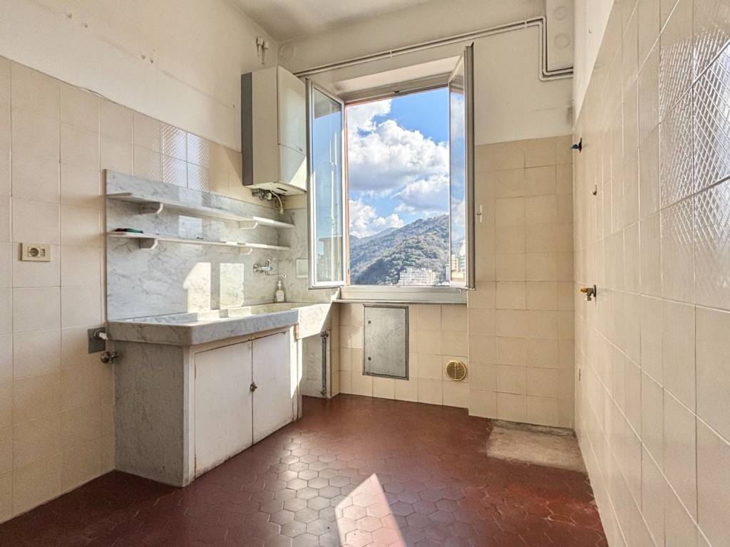 Appartamento a Genova in Via Giovanni Battista Oliveri, 6 - Foto 2