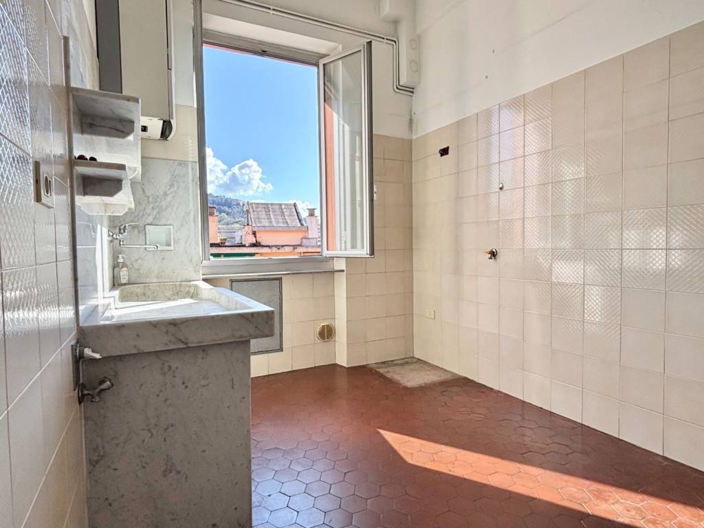 Appartamento a Genova in Via Giovanni Battista Oliveri, 6 - Foto 3