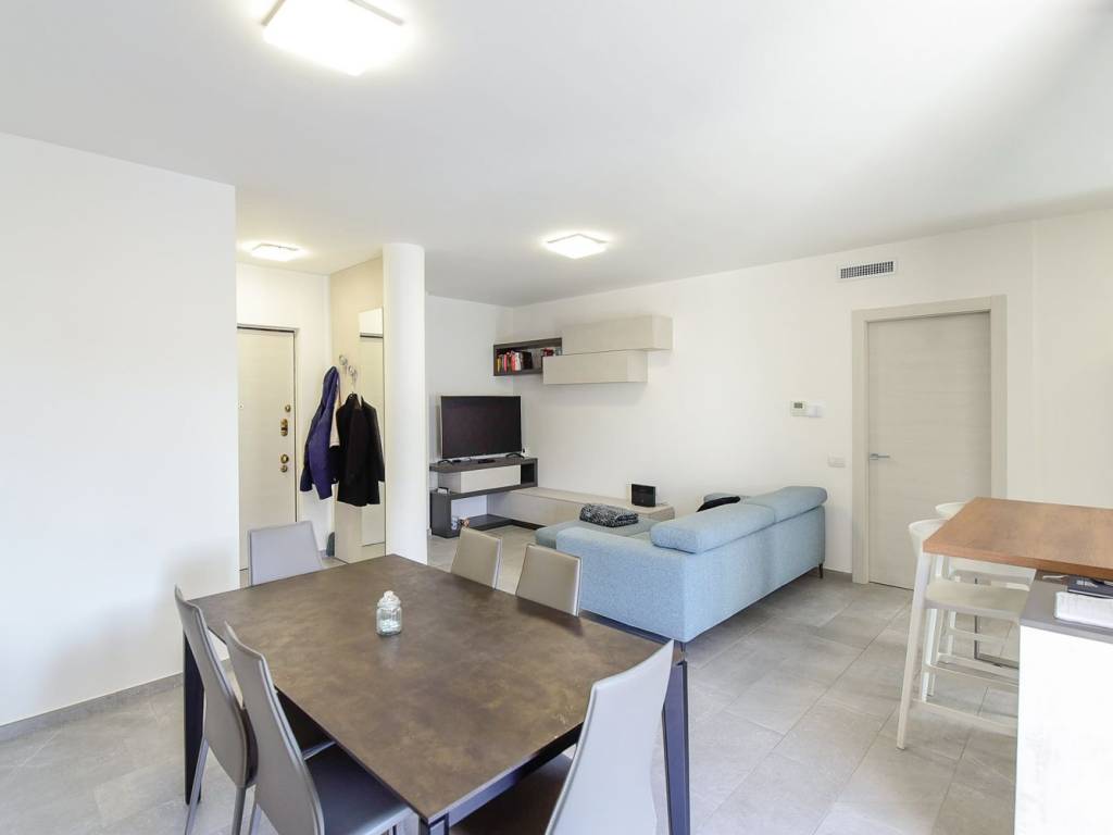 Appartamento a Erba in Via Adua - Foto 4