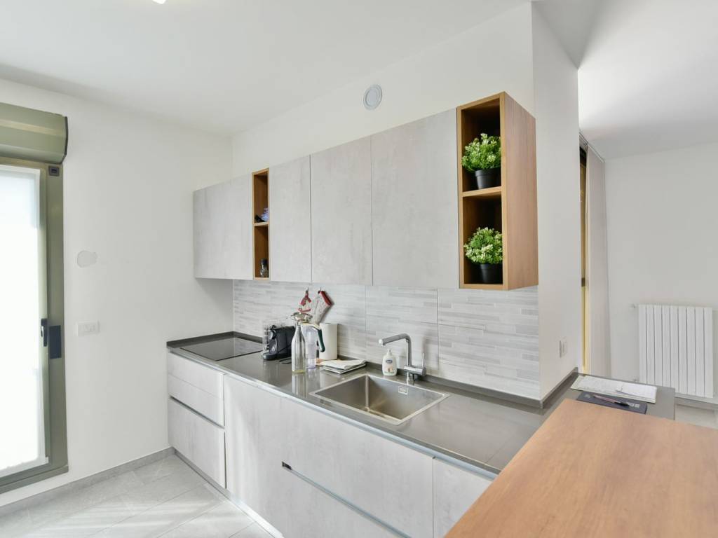 Appartamento a Erba in Via Adua - Foto 5