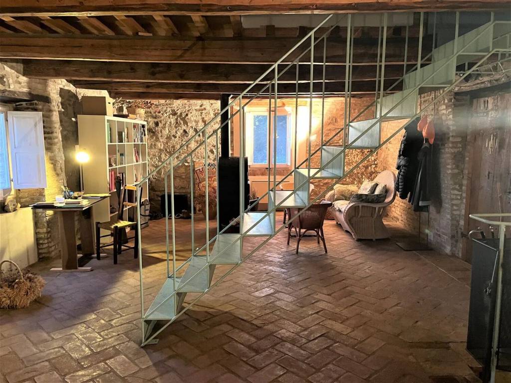 Rustico / casale a Urbino in Area Residenziale Cesana Mazzaferro - San Donato - Foto 2