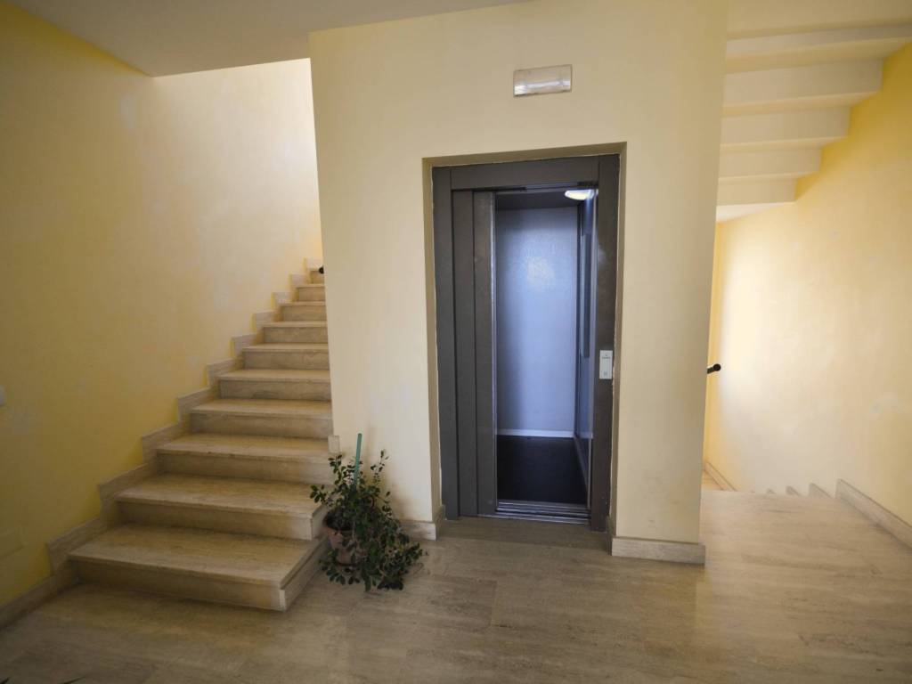 Appartamento a Vibo valentia in Viale Sandro Pertini - Foto 2