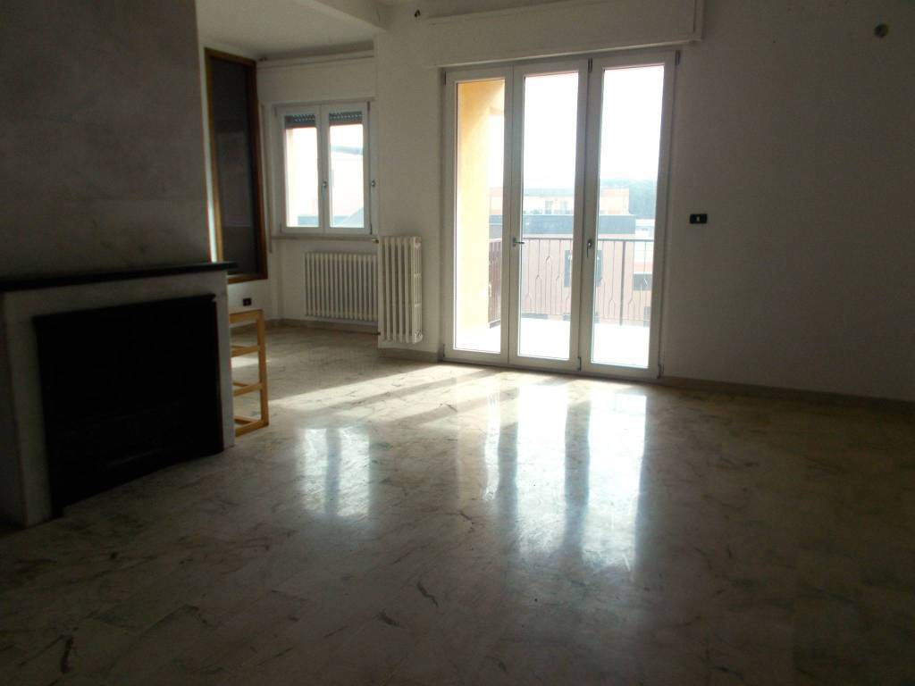Appartamento a Acquaviva delle fonti in Via Giovanni XXIII, 38 - Foto 2