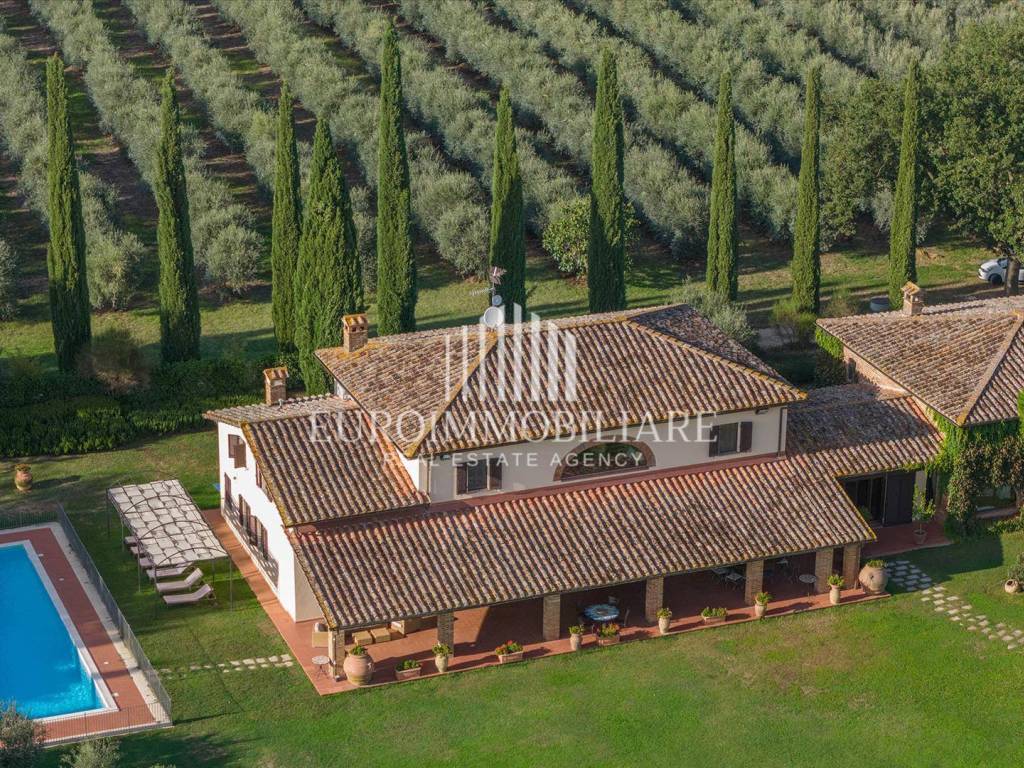 Rustico / casale a Castiglione del lago in 32MC+6J - Foto 3