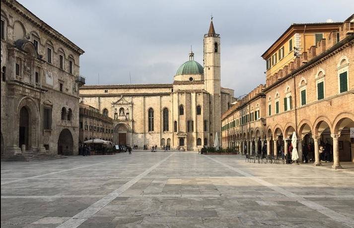 Appartamento a Ascoli piceno in Piazza Arringo - Foto 2