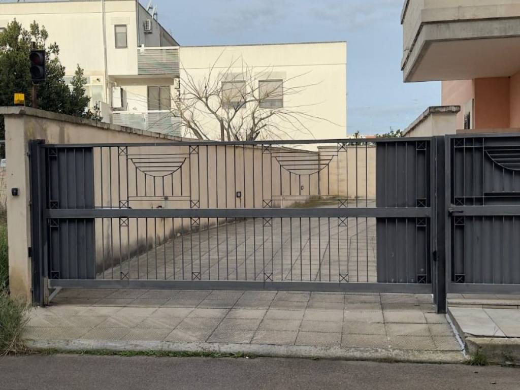 Box / garage a Lecce in Via San Pompilio Maria Pirrotti - Foto 4