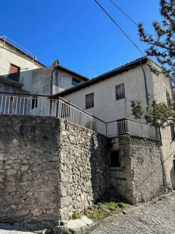 Casa indipendente a Pereto in Via Roma - Foto 2