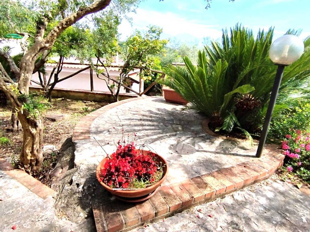 Villa a Formia in Via Santa Maria la Noce, 69 - Foto 2