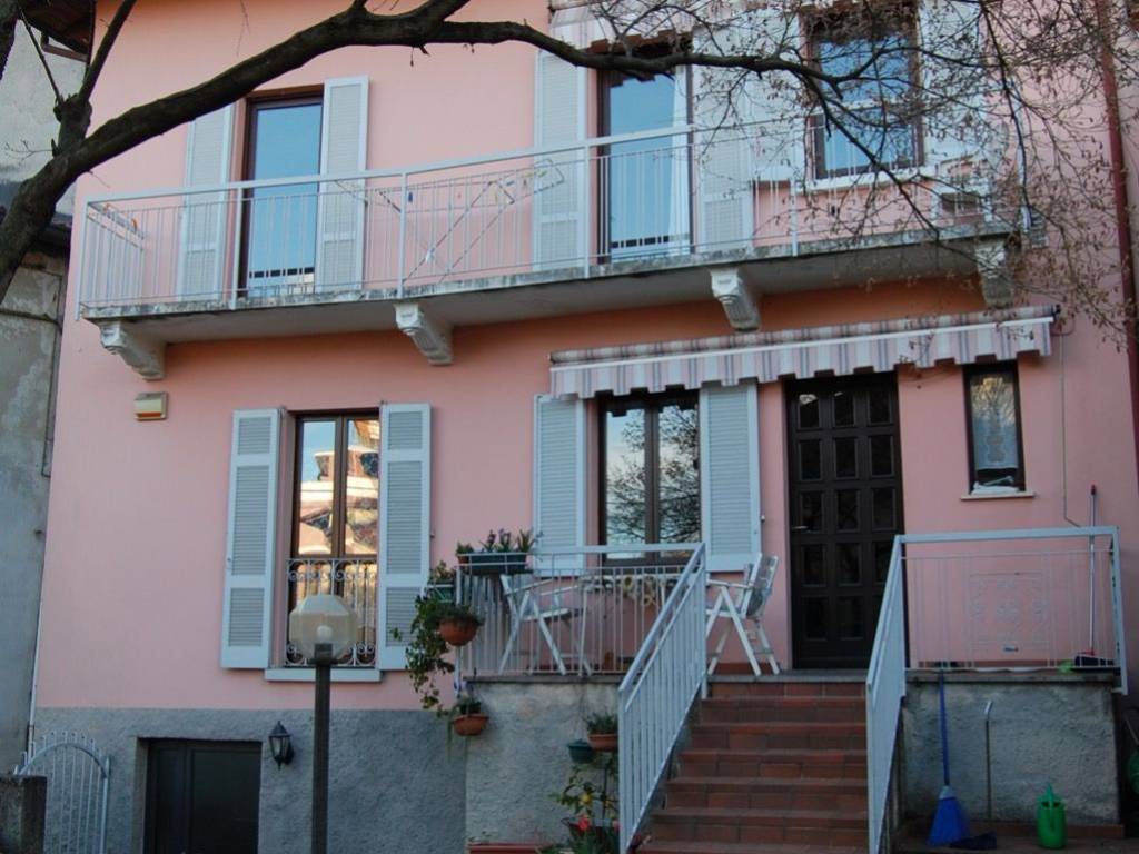 Appartamento a Taino in Via Giuseppe Garibaldi, 1 - Foto 5