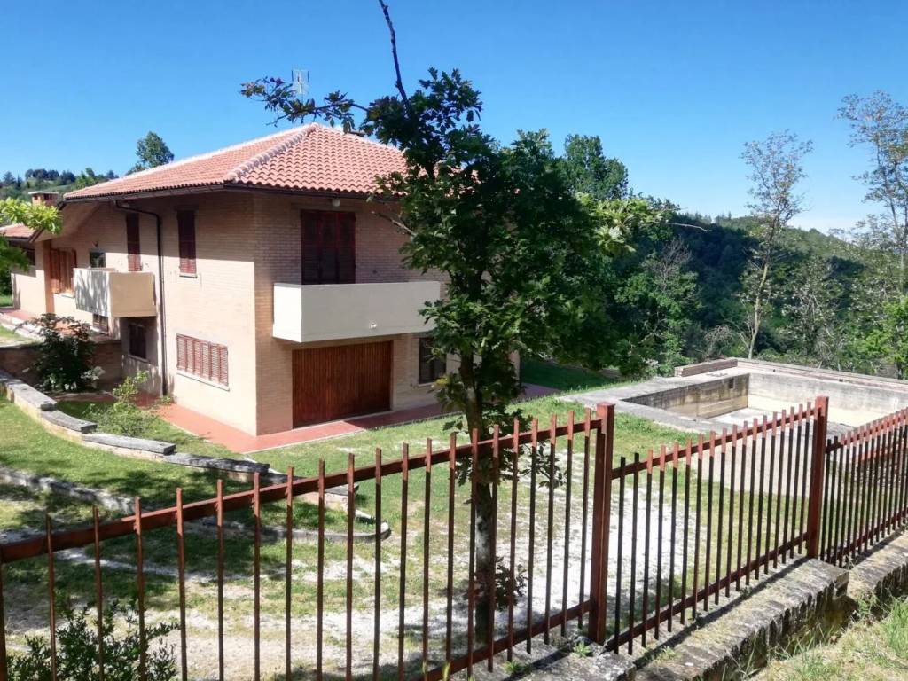 Villa a Urbino in Via Mari - Foto 2