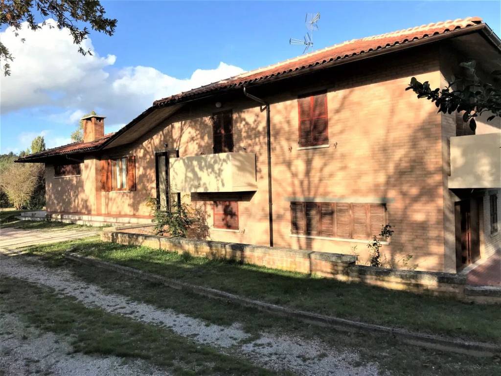 Villa a Urbino in Via Mari - Foto 4