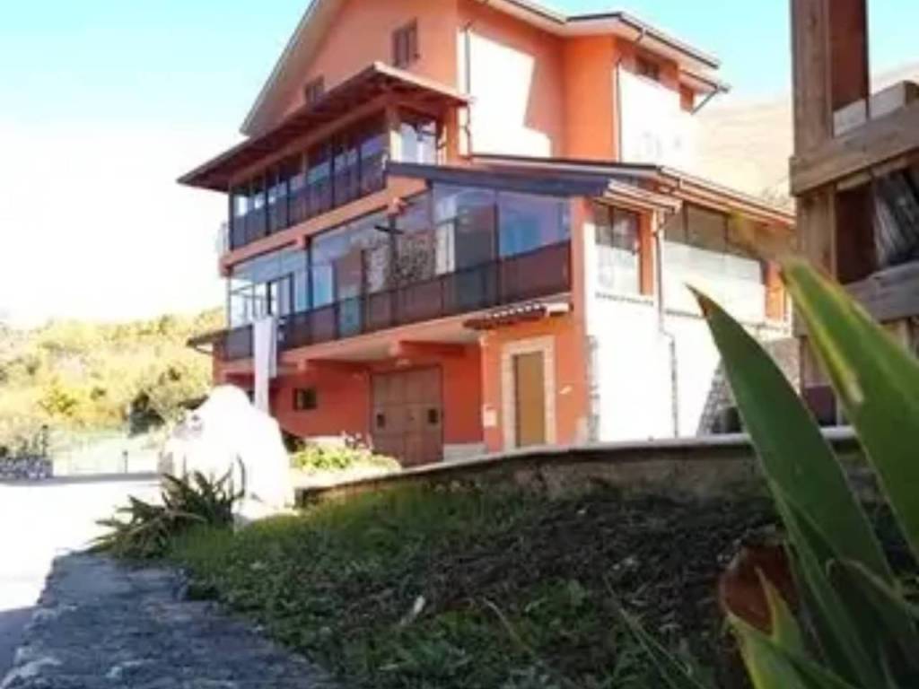 Villa a Ortona dei marsi in via Strada Comun. Ort. Carrito - Foto 2