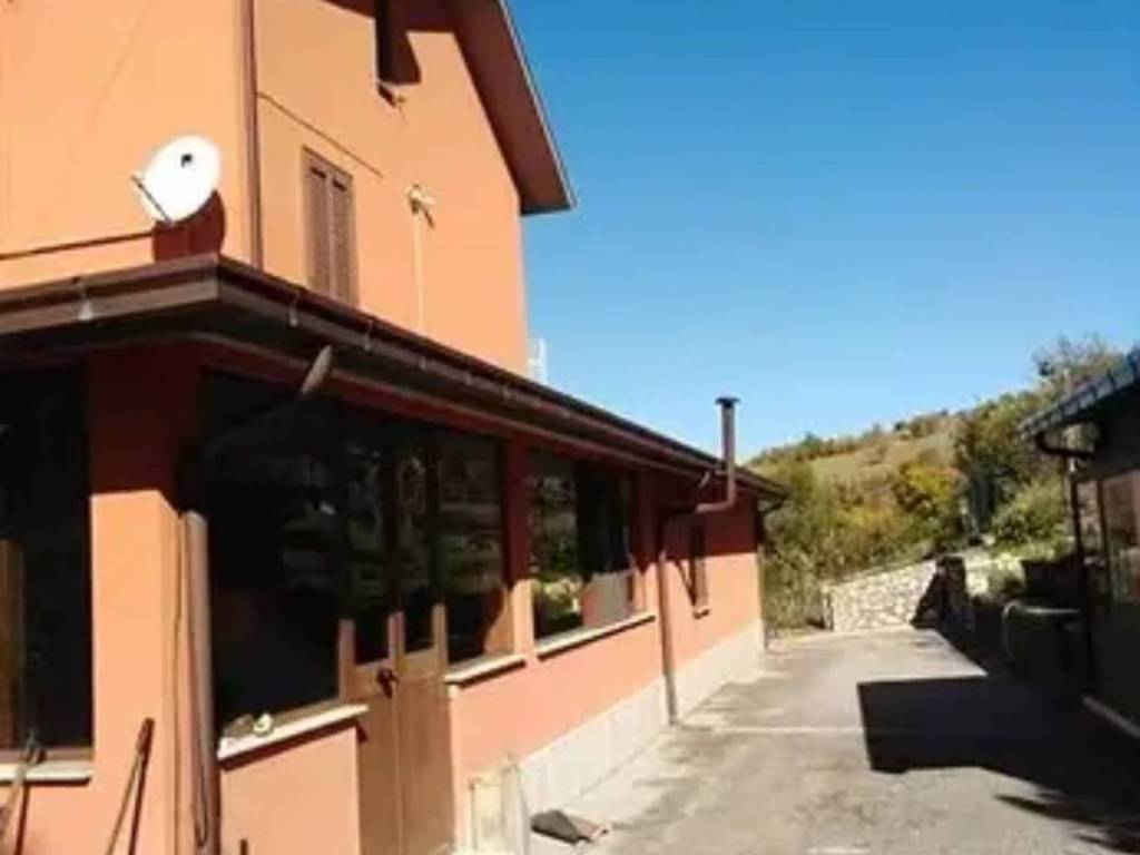 Villa a Ortona dei marsi in via Strada Comun. Ort. Carrito - Foto 3