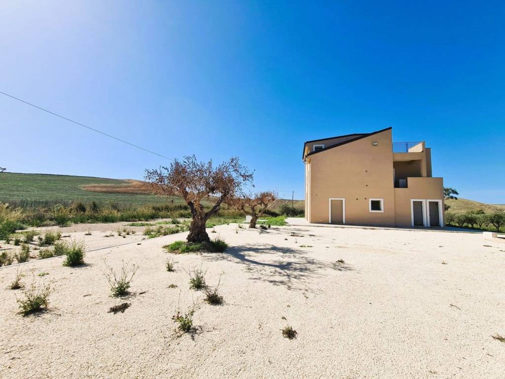 Villa a Favara in C/da Burraiti, snc - Foto 4
