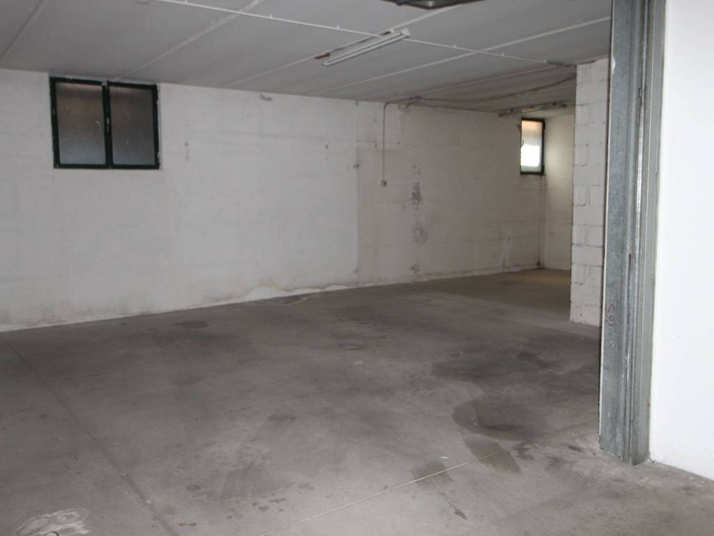 Box / garage a Verona in Via Carlo Alberto Dalla Chiesa - Foto 2