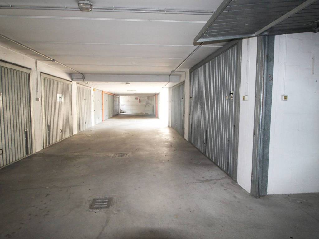 Box / garage a Verona in Via Carlo Alberto Dalla Chiesa - Foto 4