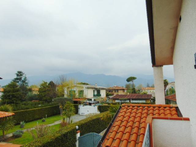 Appartamento a Forte dei marmi in Via Alessandro Volta, 60 - Foto 3