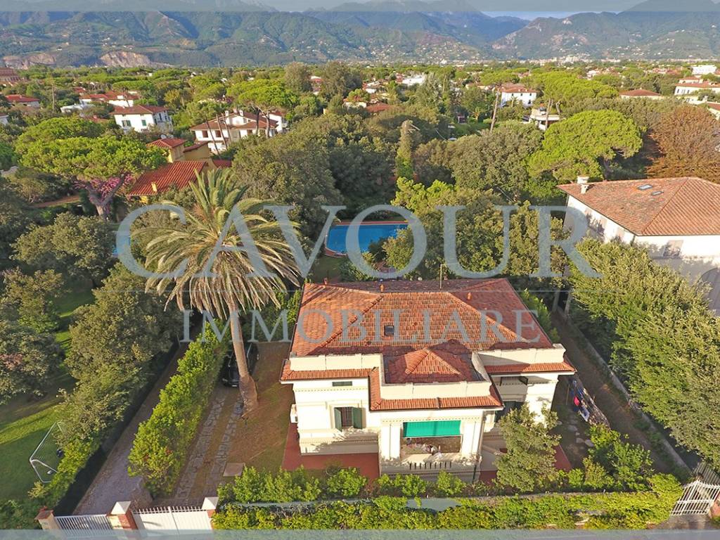 Villa a Forte dei marmi in Viale Italico - Foto 2