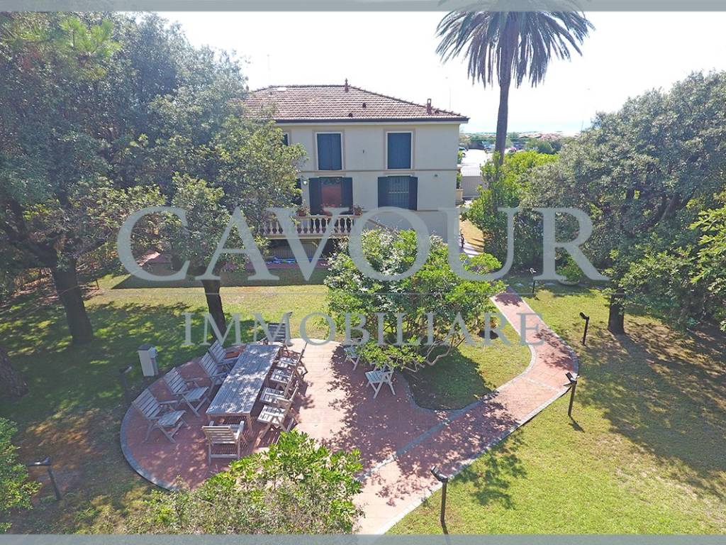 Villa a Forte dei marmi in Viale Italico - Foto 3
