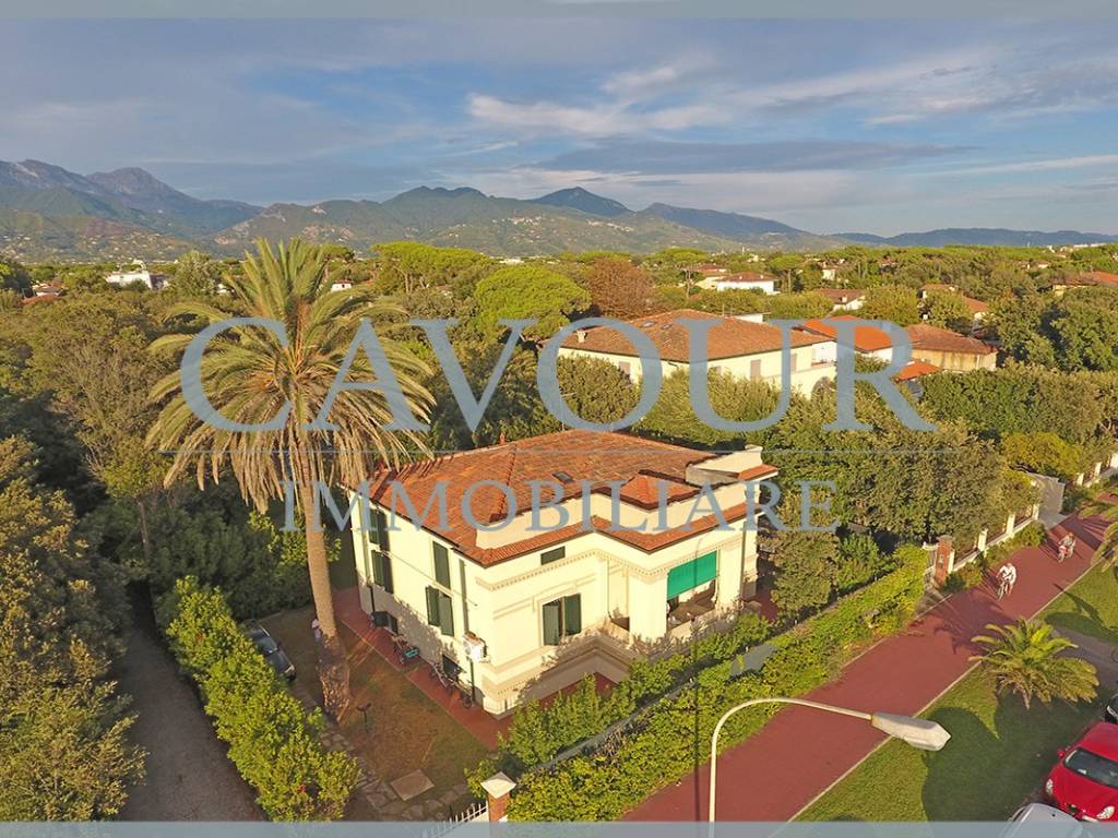 Villa a Forte dei marmi in Viale Italico - Foto 4