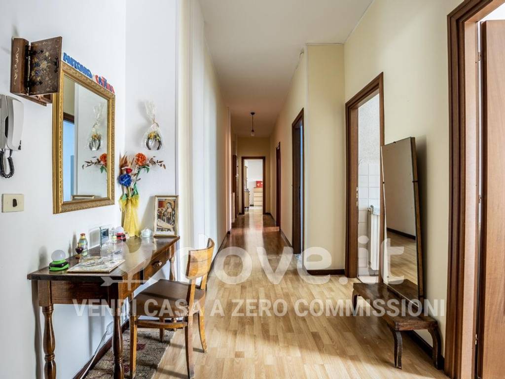 Appartamento a Luino in Via Creva - Foto 2