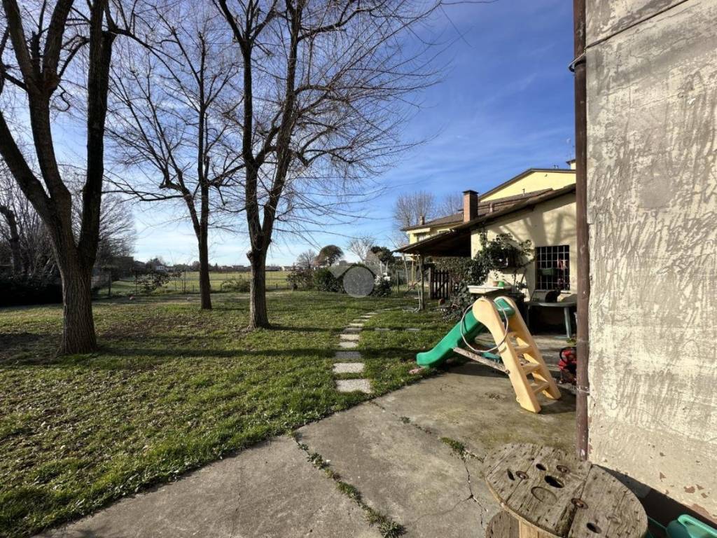 Casa indipendente a Castelnovo di sotto in Via fratelli cervi, 15 - Foto 4