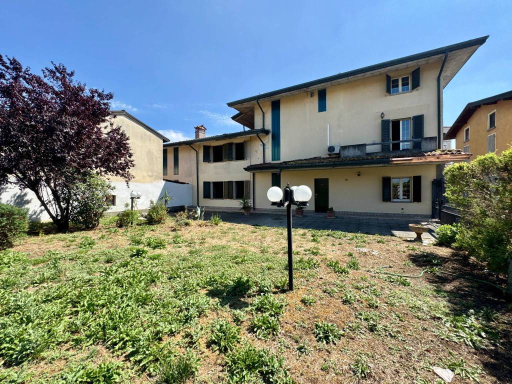 Villa a Comezzano-cizzago in Via Mohandas Karamchand Gandhi, 5 - Foto 2