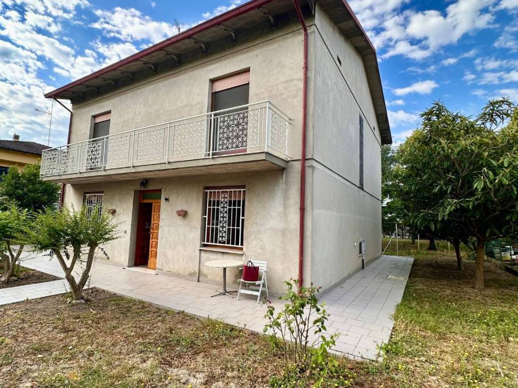 Villa a San felice sul panaro in Via Ronchetti, 407 - Foto 2