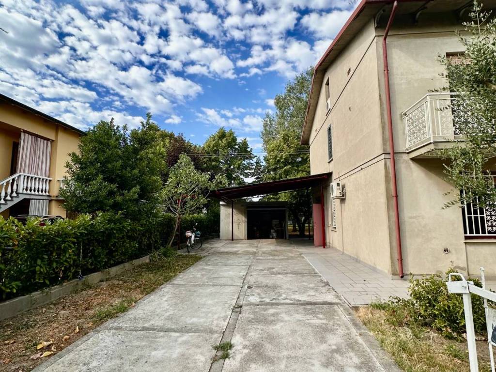Villa a San felice sul panaro in Via Ronchetti, 407 - Foto 4