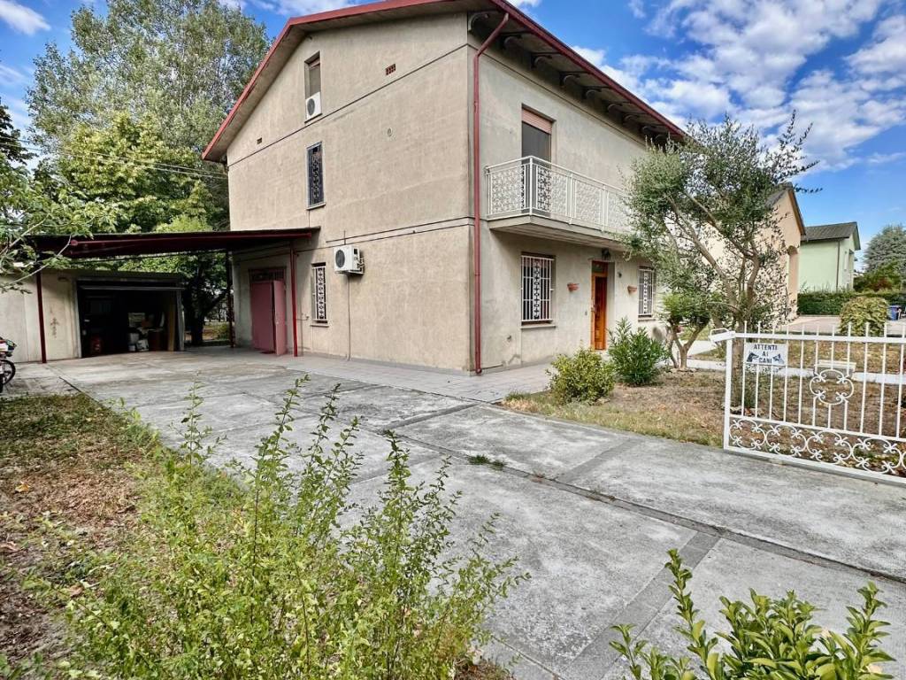 Villa a San felice sul panaro in Via Ronchetti, 407 - Foto 5