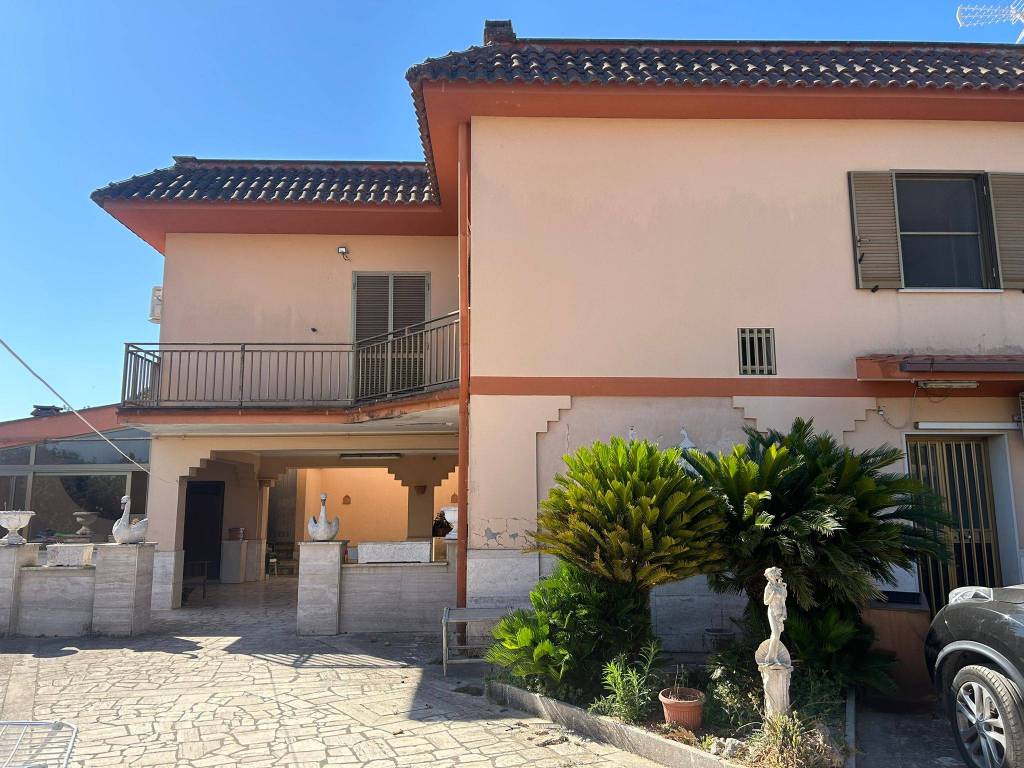 Villa a Aprilia in Via Annea - Foto 4