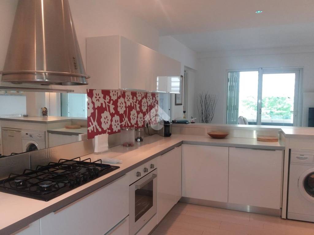 Villa a Pozzol groppo in Via Brienzone, 5 - Foto 3