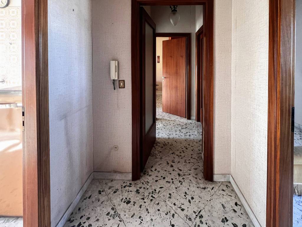 Appartamento a Bari in Via Raffaele Gorjux, 5 - Foto 3