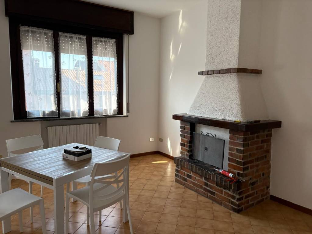 Appartamento a Trecate in Via Antonio Gramsci, 90 - Foto 3